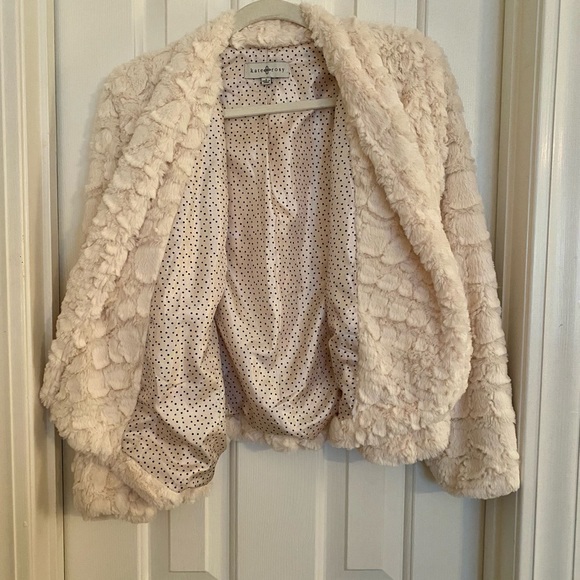 Luscious winter white faux fur jacket - Picture 2 of 6